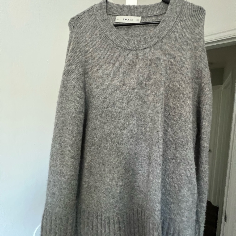 Zara Knit Sweater in gray size Small